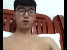 Gay teen gets a handjob from another gay teen in an Asian webcam show.