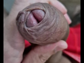 Solo pleasure from a Brazilian amateur: Massaging my big cock
