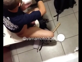 Gay Japanese man masturbates on the toilet
